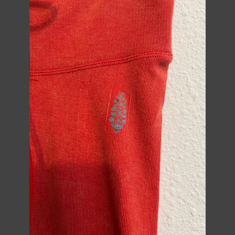 #1043 Free People Movement GoTo Leggings in Washed Red Alert XS/S - Picture 6 of 9